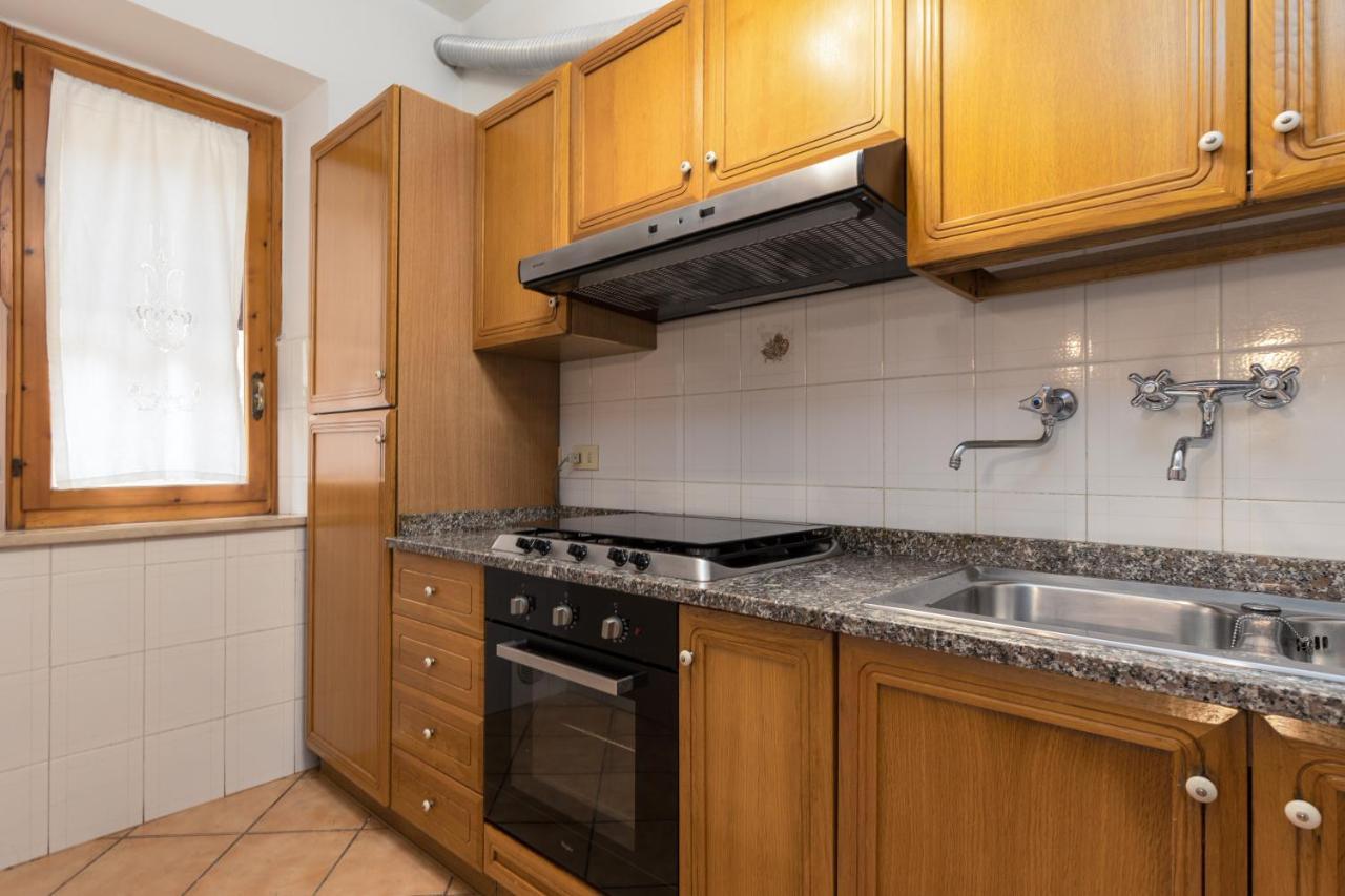 מונטריג'יוני Enchanting Flat With Patio In Abbadia A Isola מראה חיצוני תמונה