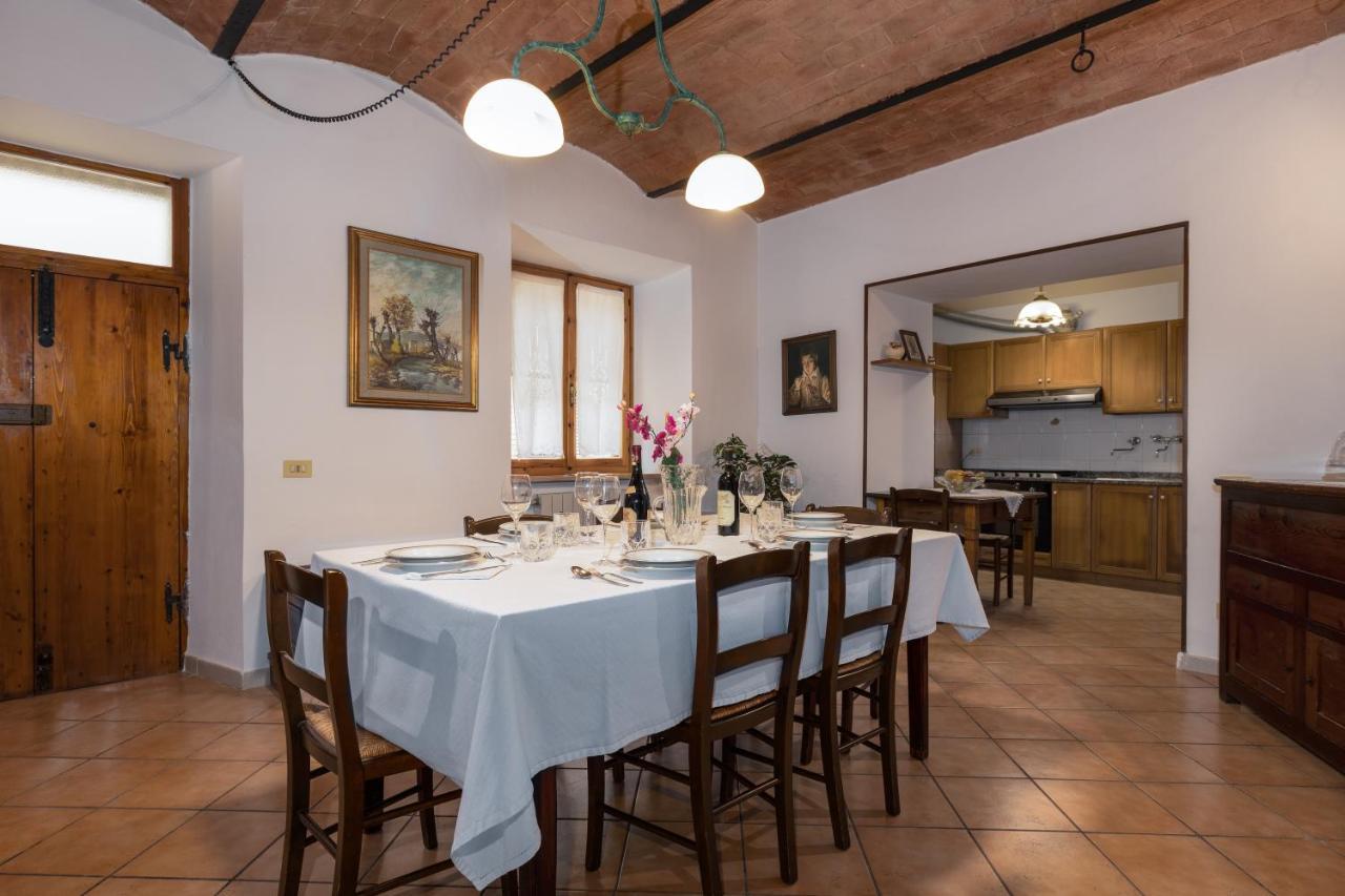מונטריג'יוני Enchanting Flat With Patio In Abbadia A Isola מראה חיצוני תמונה