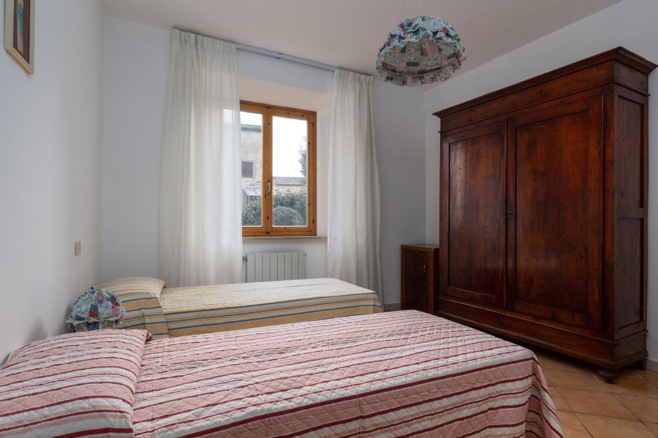 מונטריג'יוני Enchanting Flat With Patio In Abbadia A Isola מראה חיצוני תמונה