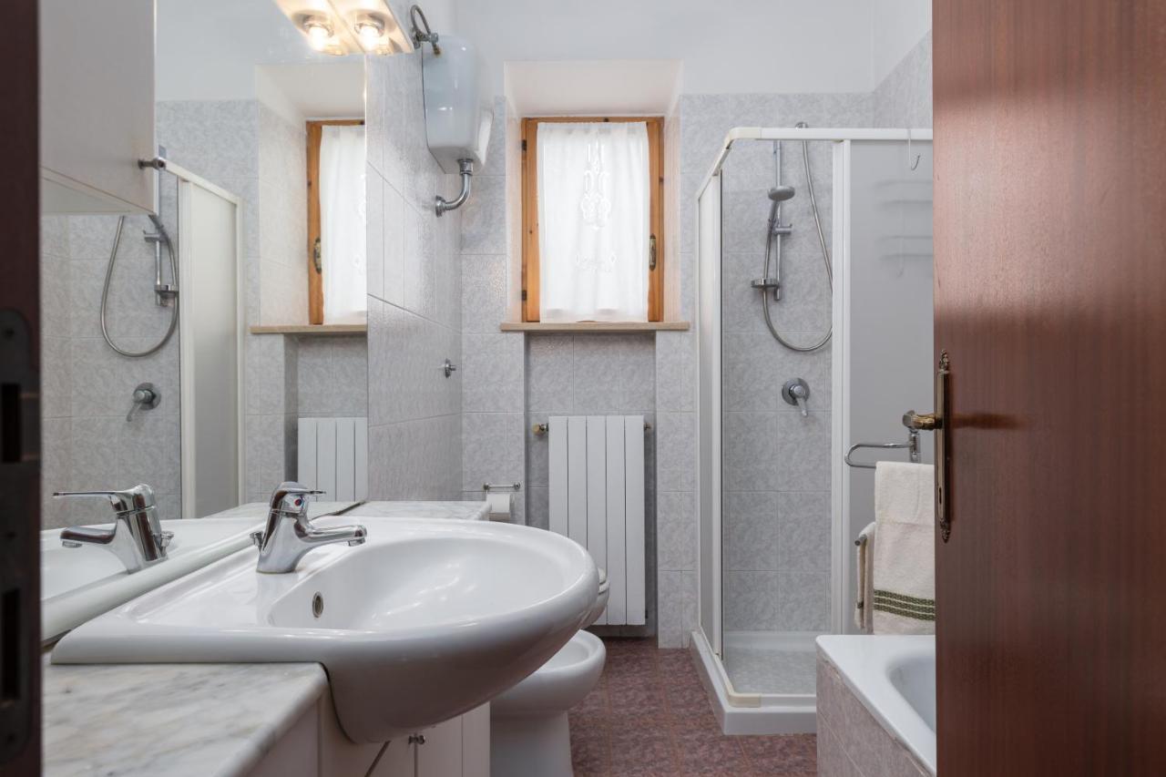 מונטריג'יוני Enchanting Flat With Patio In Abbadia A Isola מראה חיצוני תמונה