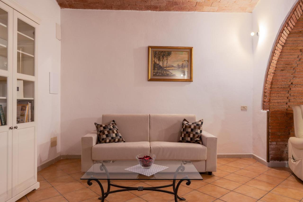מונטריג'יוני Enchanting Flat With Patio In Abbadia A Isola מראה חיצוני תמונה