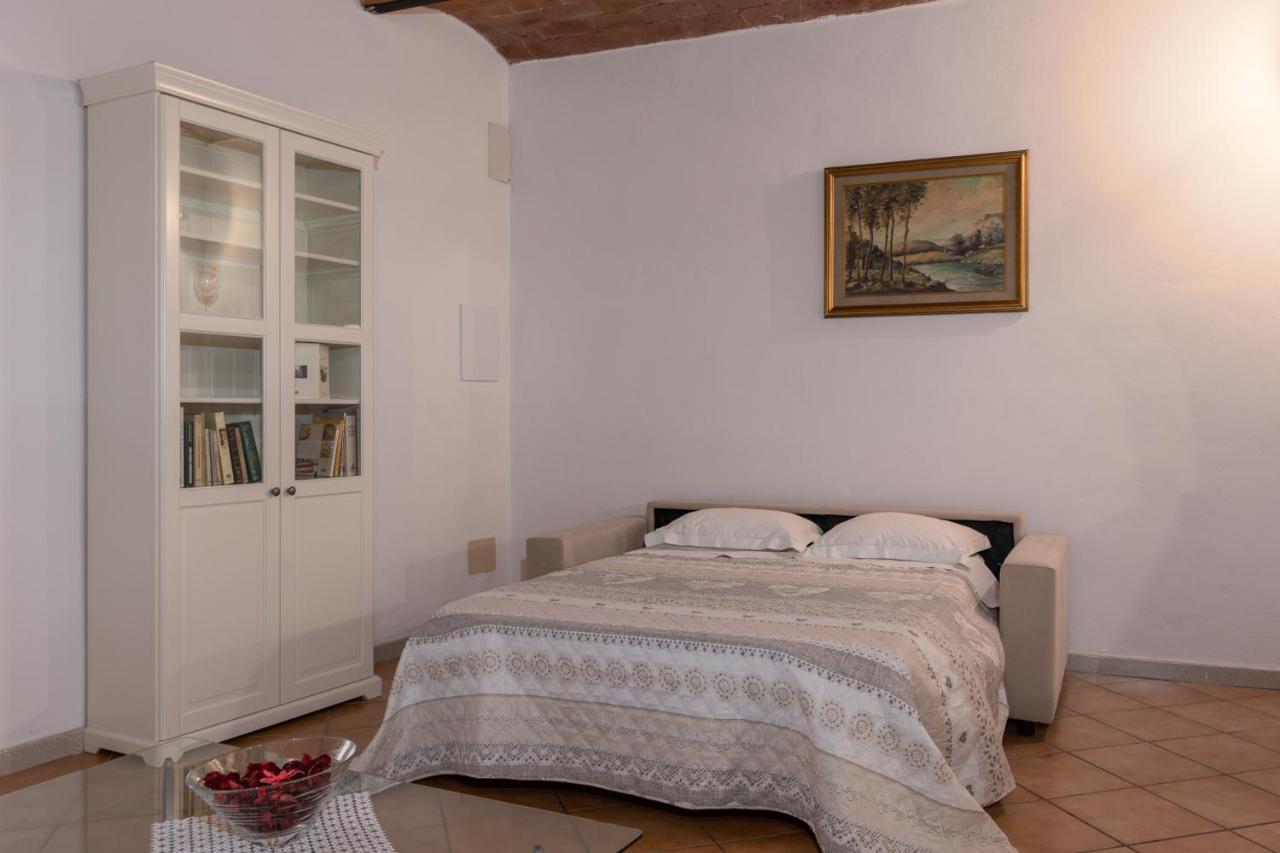 מונטריג'יוני Enchanting Flat With Patio In Abbadia A Isola מראה חיצוני תמונה